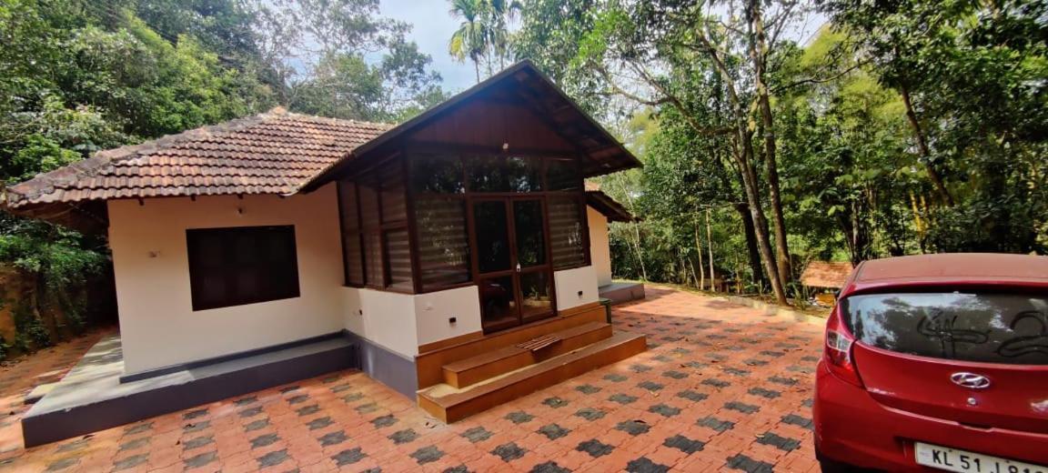 Clay Resort By Bestinn Leisure - Wayanad Padinjarathara Exteriör bild