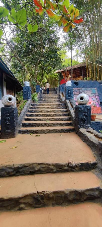 Clay Resort By Bestinn Leisure - Wayanad Padinjarathara Exteriör bild