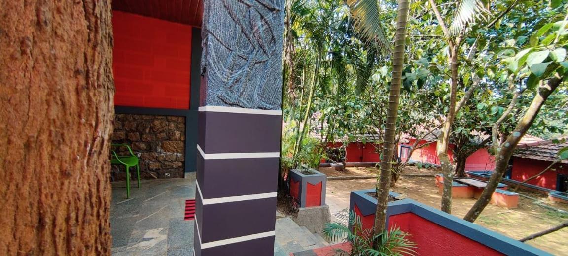 Clay Resort By Bestinn Leisure - Wayanad Padinjarathara Exteriör bild