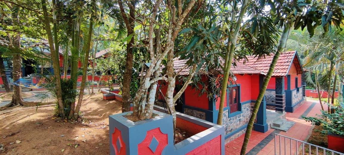 Clay Resort By Bestinn Leisure - Wayanad Padinjarathara Exteriör bild