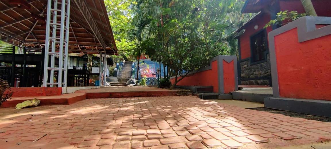 Clay Resort By Bestinn Leisure - Wayanad Padinjarathara Exteriör bild