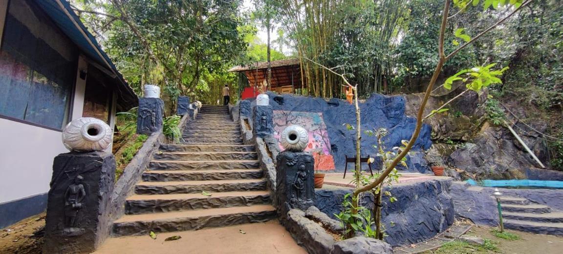 Clay Resort By Bestinn Leisure - Wayanad Padinjarathara Exteriör bild